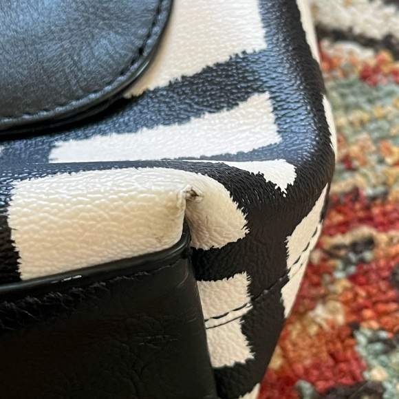 Coach Charles Black White Plaid Messenger Bag F11186 - Picture 5 of 14